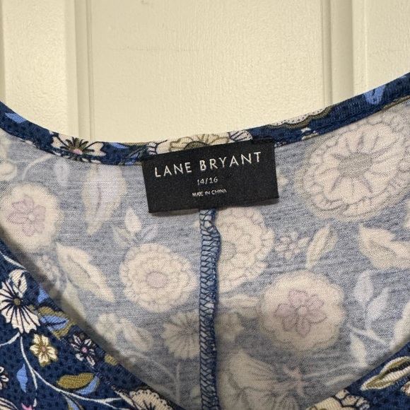 Lane Bryant Blue Floral Tunic Sz 14/16 Short Sleeve Ruffles - Picture 3 of 7